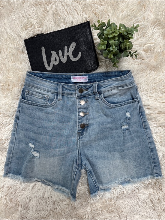 Discount Divas Pants - Discount Divas High-Rise Button Fly Jean Shorts 💗 Light Wash